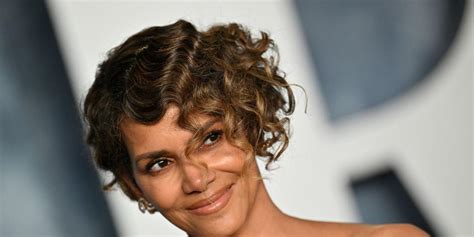 nude pic of halle berry|Halle Berry poses nude on her balcony, gets praise from fellow stars.